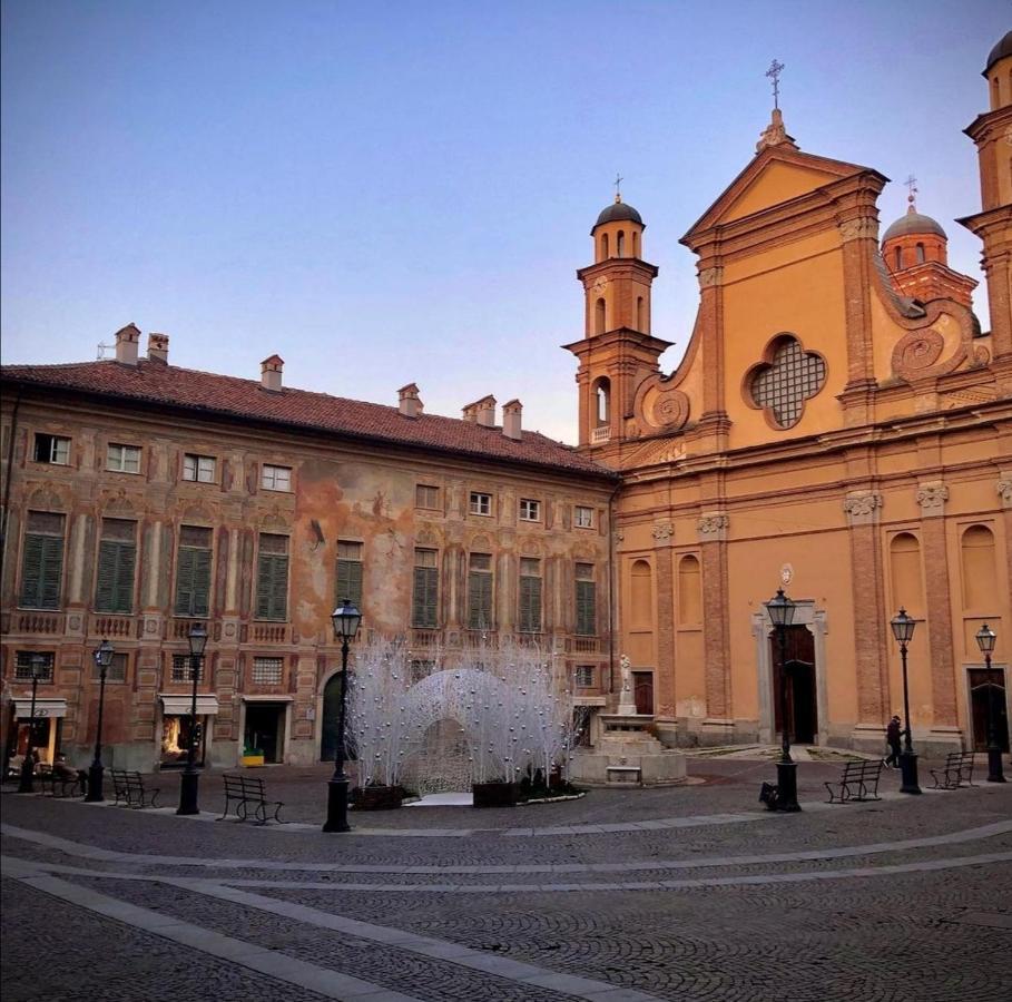 Due Finestre Sul Cortile Hotel Novi Ligure Buitenkant foto