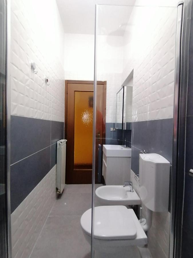 Due Finestre Sul Cortile Hotel Novi Ligure Buitenkant foto